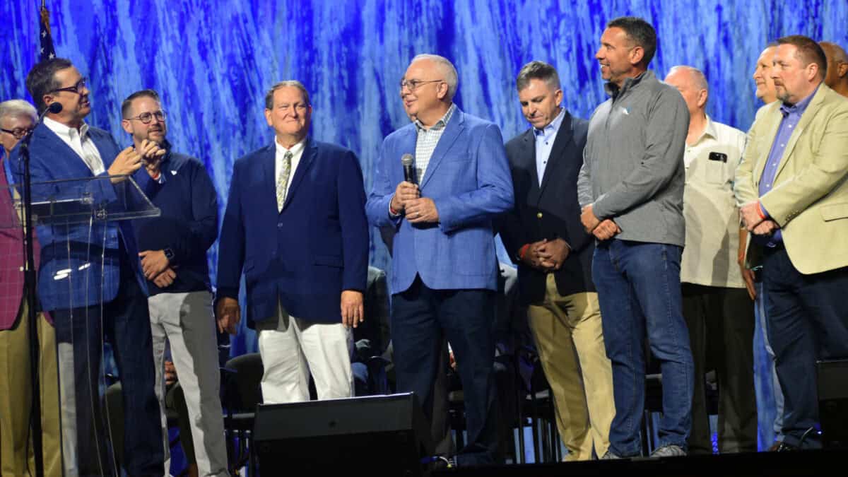Barry Whitworth is recognized by North American Mission Board President Kevin Ezell.
